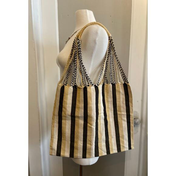 THE GLOBAL TRUNK Chiapas Striped Hammock Bag - Picture 1 of 9